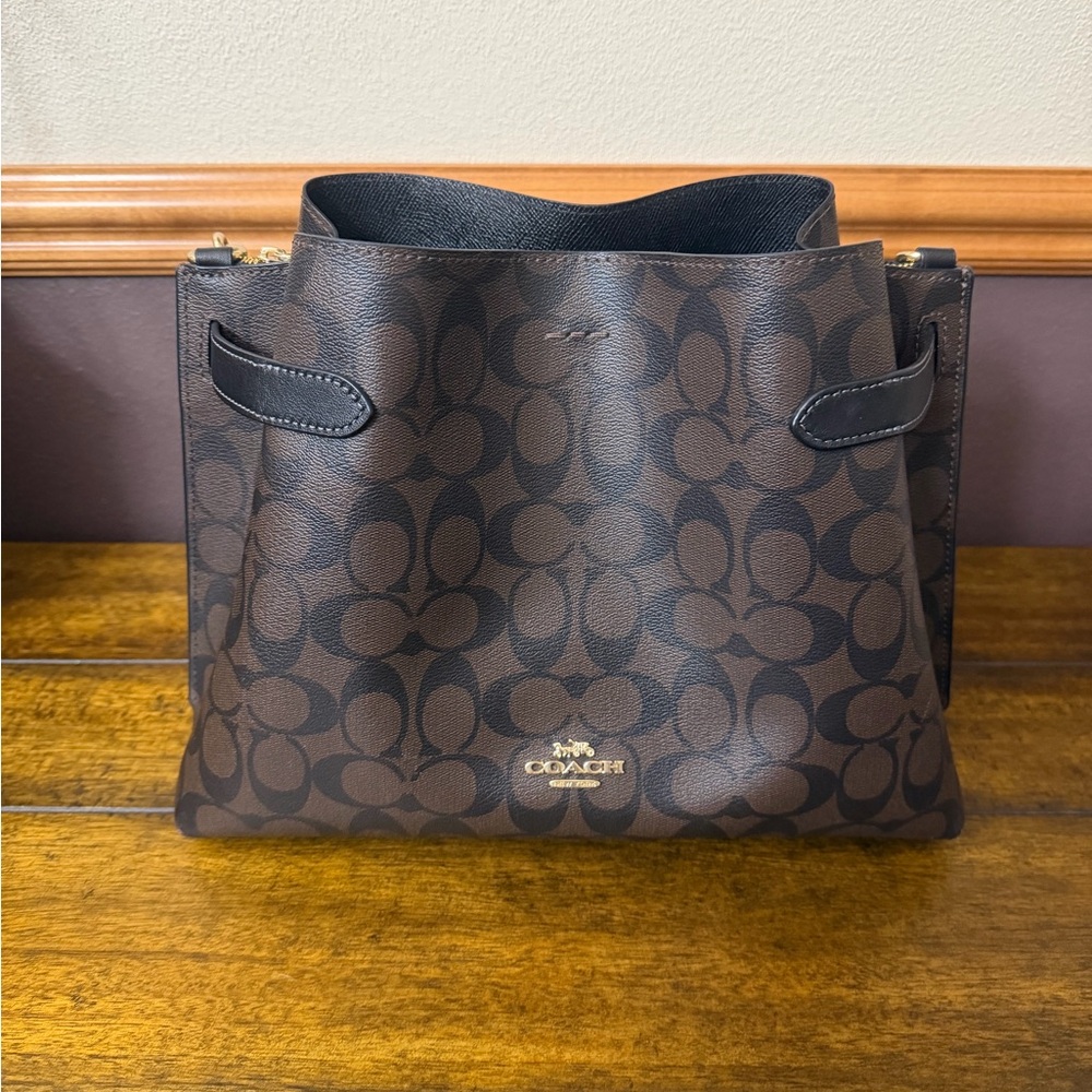 Coach Hanna Shoulder Bag in Signature Canvas - Picture 8 of 16